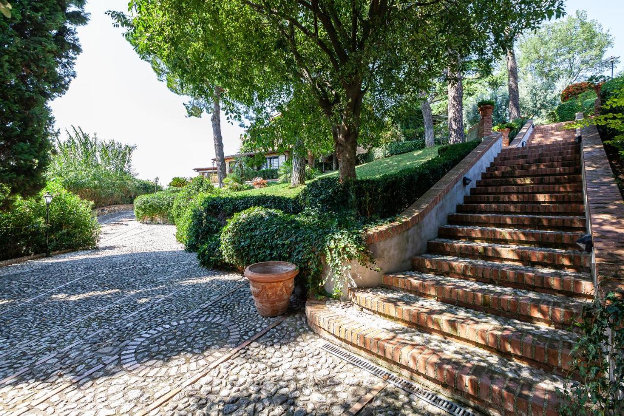 Conti Beccaris Castle By Rental In Rome Poggio Catino Exterior photo